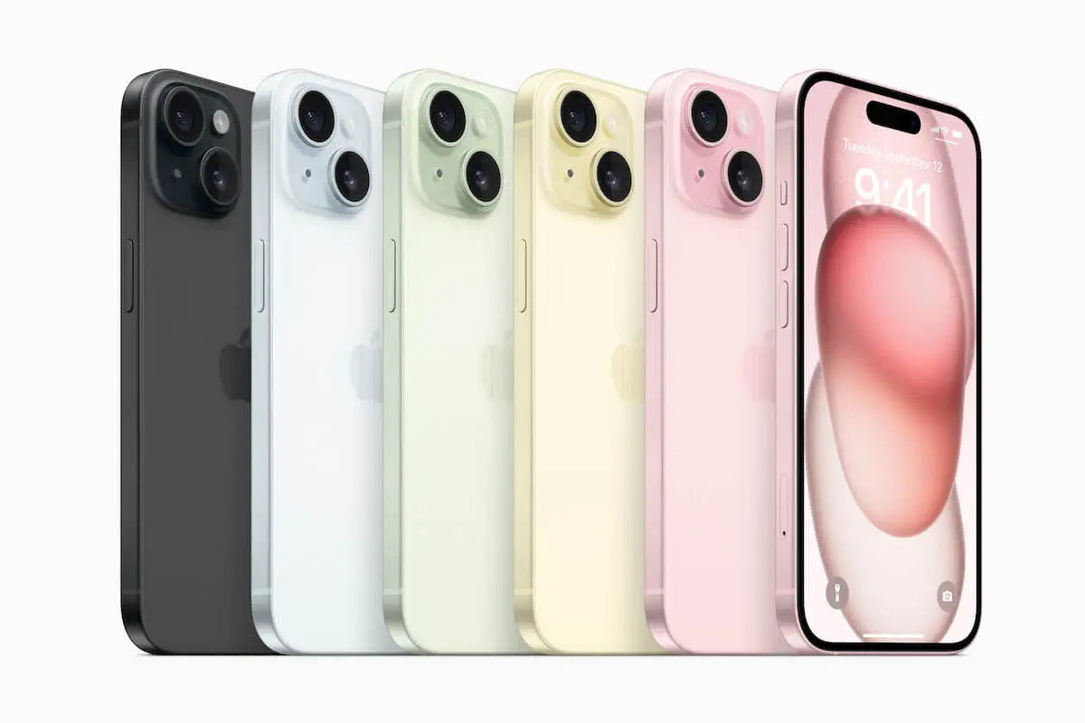 iPhone 15 models in different colors