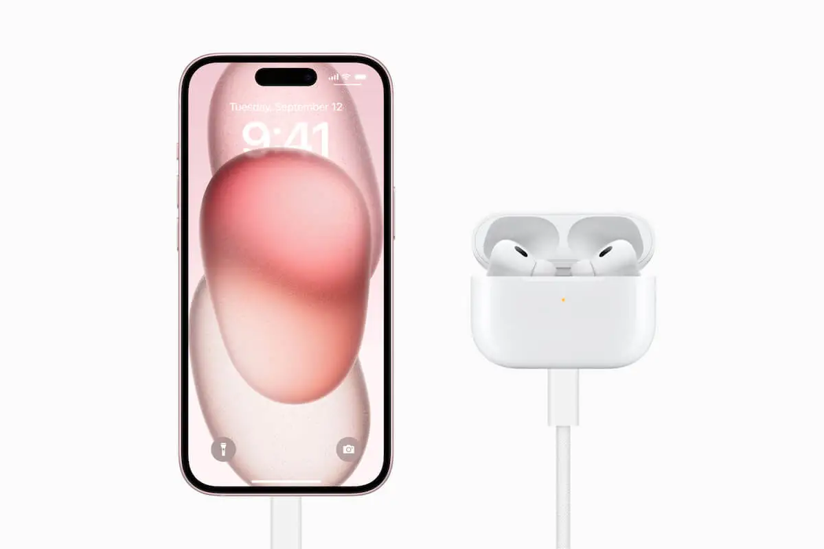 iPhone connected to AirPods